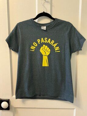 No Pasaran! They shall not pass t-shirt (M)
